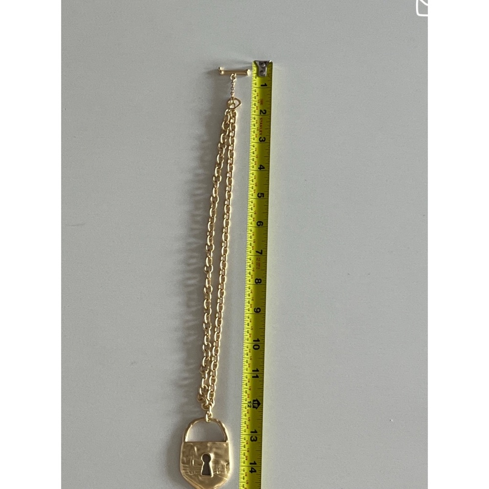 Fashion statement lock pendant necklace - Picture 13 of 17